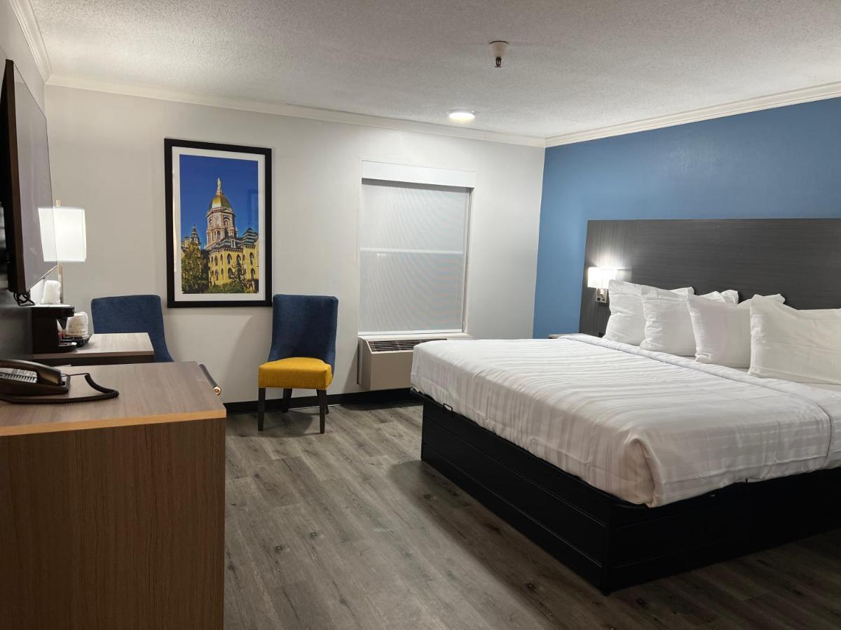 Large King Room - Non-Smoking